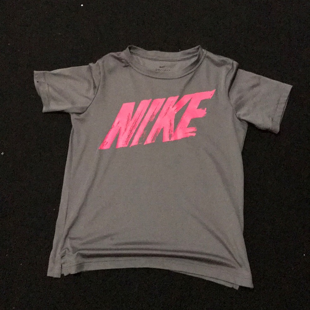 Boys gently used Nike T-shirt